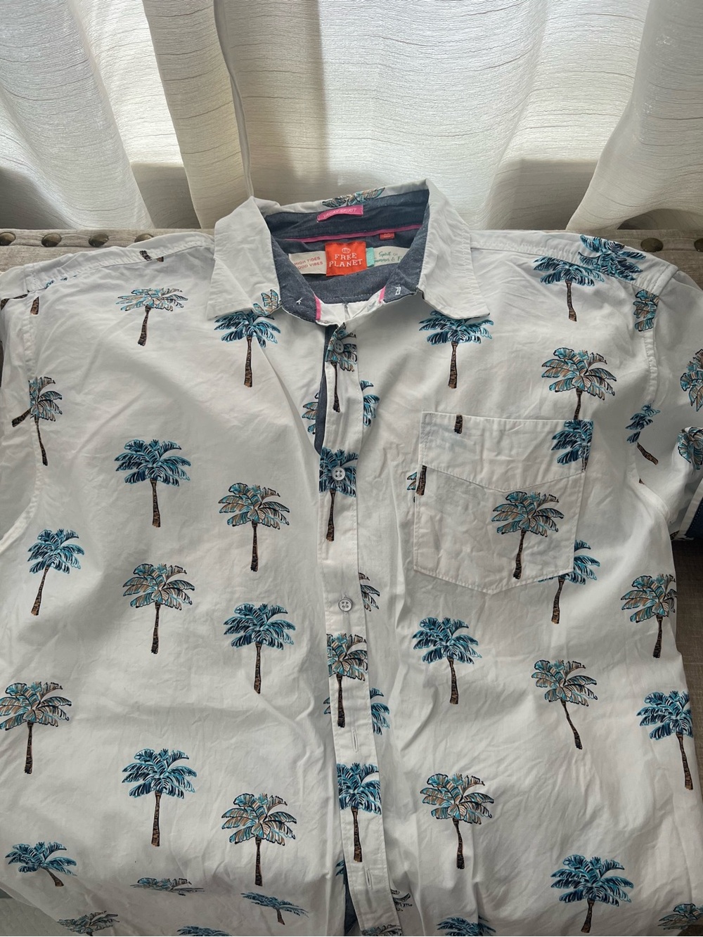 Free Planet Men’s White Palm Tree Print Button-Up Shirt size XXL